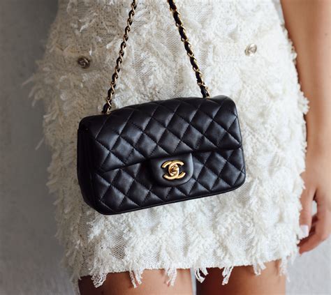 chanel jumbo what fits|discontinued Chanel flaps.